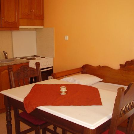 Kelenis Apartments Karterados  Buitenkant foto